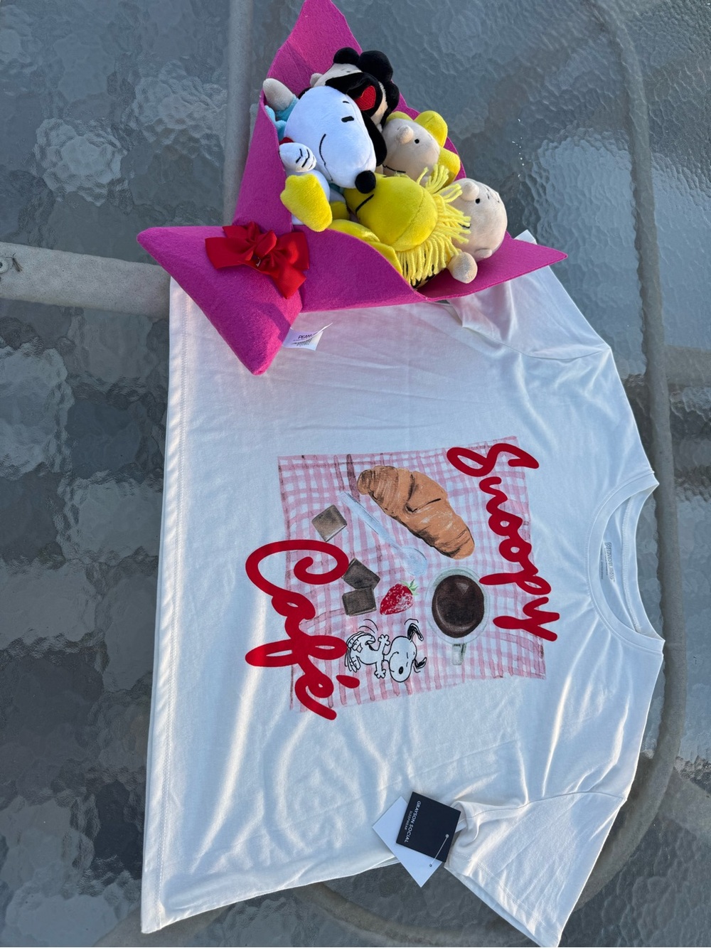💛Peanuts 2-Piece Bundle: NWT Cafe T-Shirt Size L + NWOT Plush Bouquet
